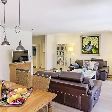 Smaragd-1 By Interhome Apartment Grindelwald