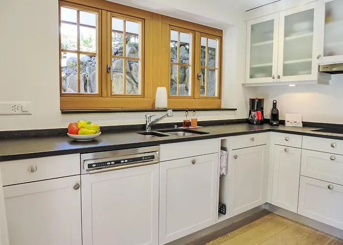 Smaragd-1 By Interhome شقة *